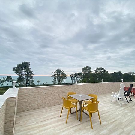 Hotel Leonardo 코불레티 외부 사진