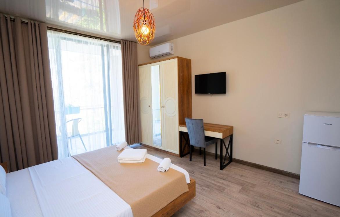 Hotel Leonardo 코불레티 외부 사진