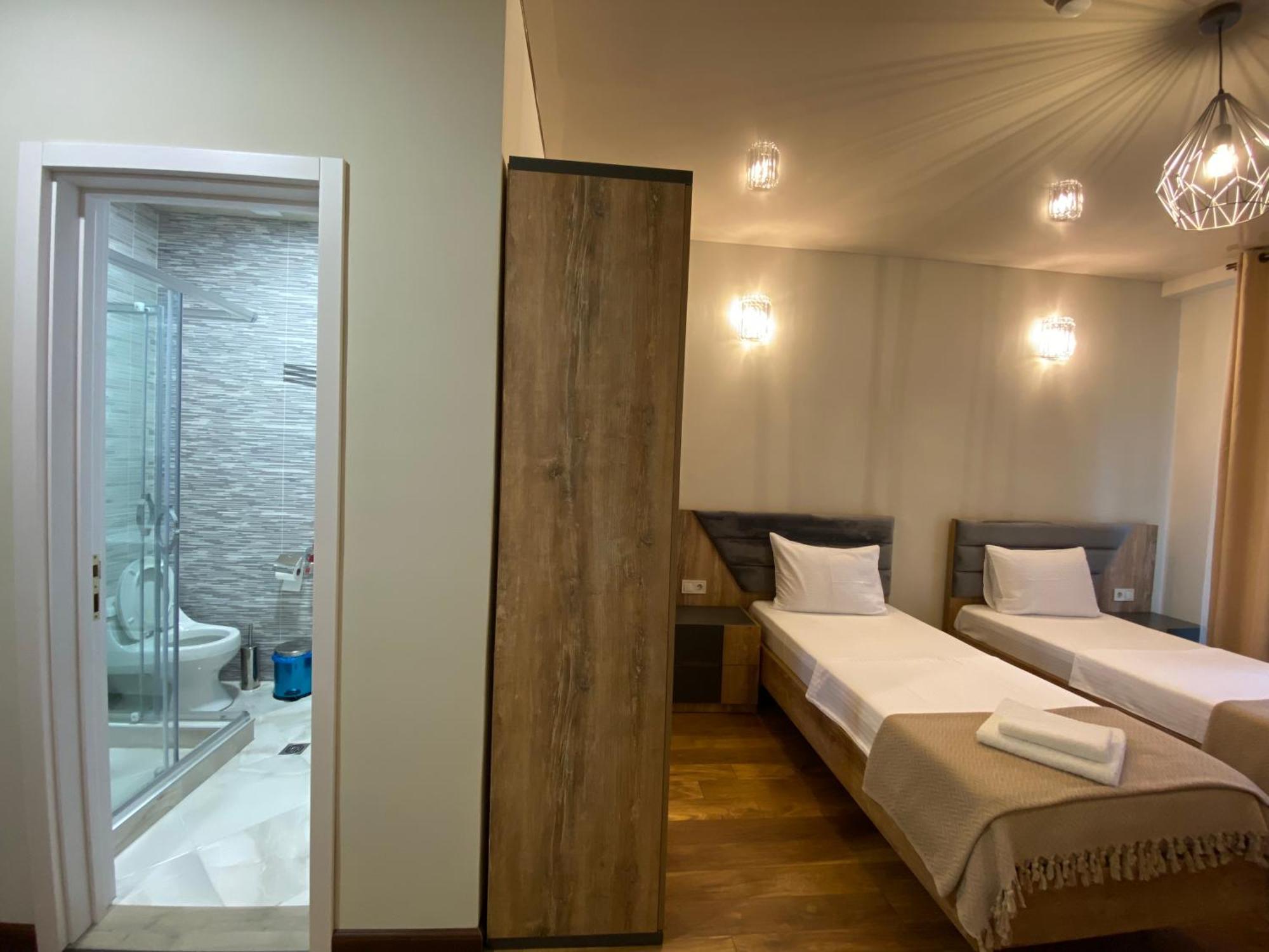 Hotel Leonardo 코불레티 외부 사진