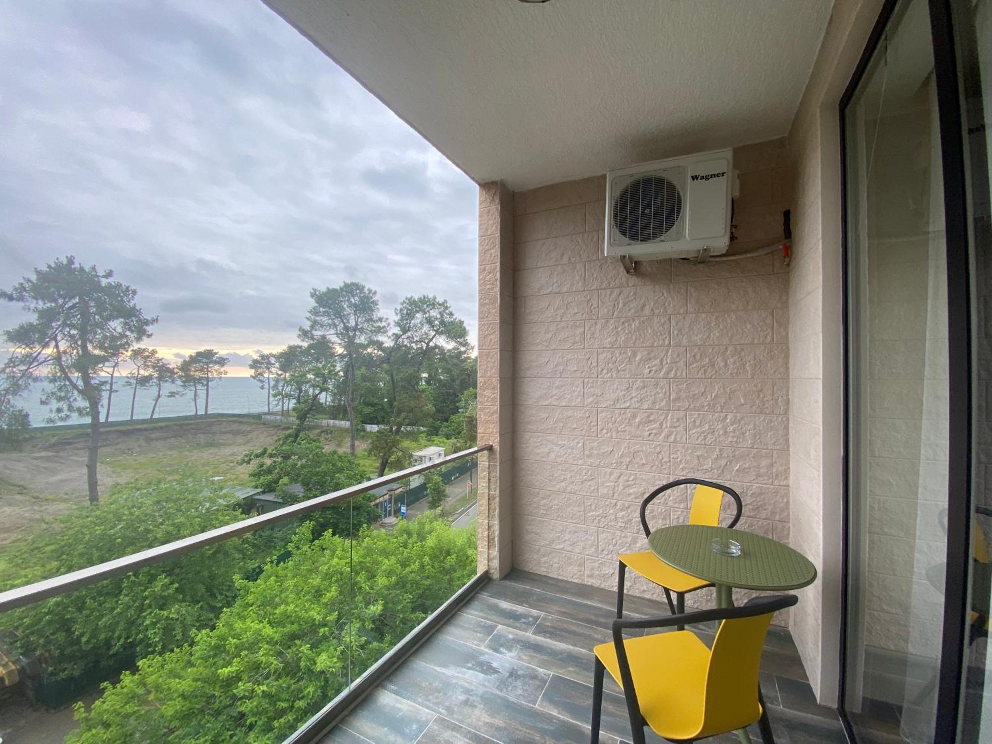 Hotel Leonardo 코불레티 외부 사진